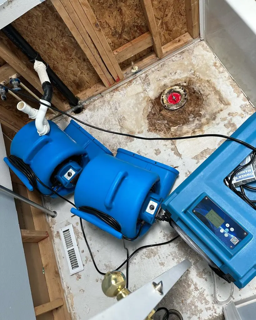 Expert water damage restoration with rapid response in Snohomish, Bothell, Lake Stevens & Marysville. Complete dry-out, cleanup & repair. Call today to begin!